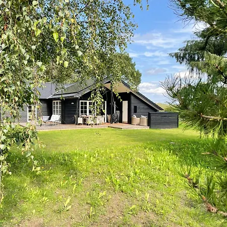 Lovely Black Wooden House Near Hegn Tisvilde